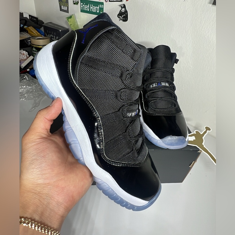 Space jams 11s size 7y in amazing condition still icy from bottom